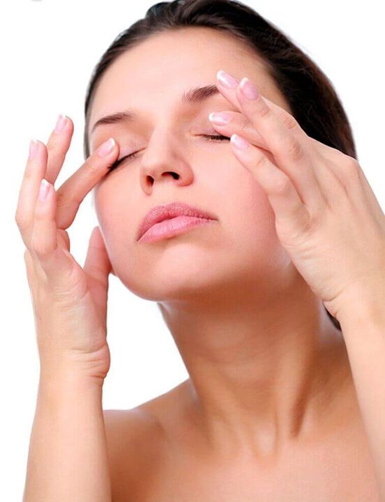 masaža kože oko očiju za pomlađivanje